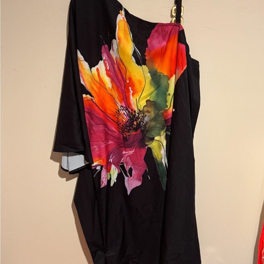 SHEIN Black Dress with Bold Floral Design (NW/oT)